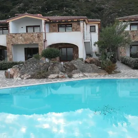 L Alba 1 Con Piscina San Teodoro (Sardinia)